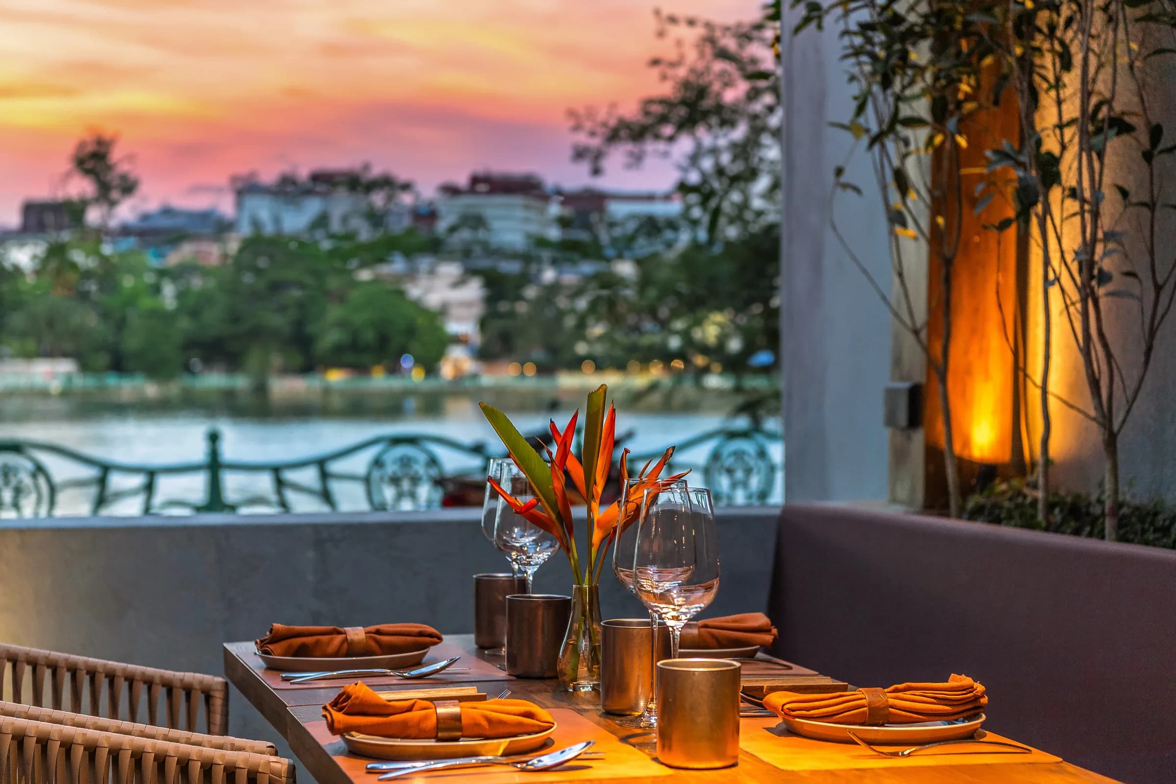 West Lake · Tây Hồ